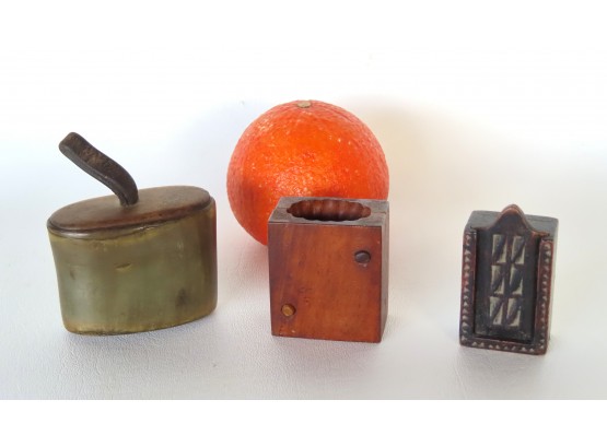 Grouping Of 3 Early Miniature Objects. 1) Horn Snuff Box With Original Wooden Lid With Leather Handle, 19th Ce