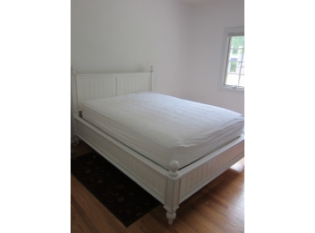 FULL SIZE BED   /  NO MATTRESS OR BOX SPRING