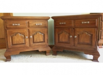Pair Of  Thomasville Fisher Park  Night Stands