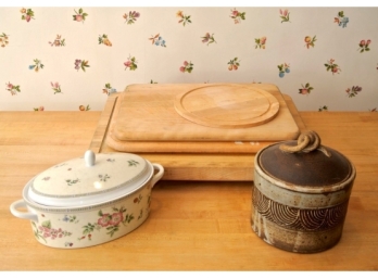 Nice Group Of Four Cutting Boards And Two Lidded Vessels.