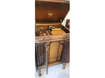 Antique Victrola Phonograph In Cabinet