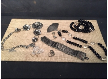 Seven Pieces Of Assorted Jewelry