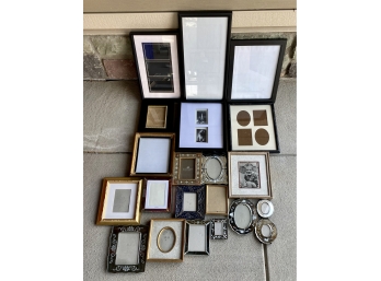 Large Collection Of Assorted Picture Frames (5/5)