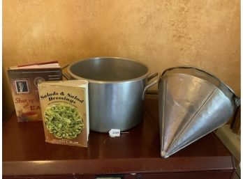 Pan And Strainer Lot