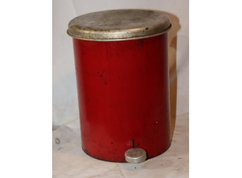 Vintage Beauty Can Step Flip Lid Red Enamel Metal Trash Can & Pull Out Bucket