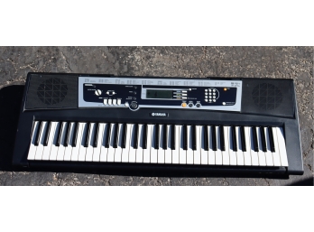 Yamaha Portatone WK13700 Electronic Keyboard