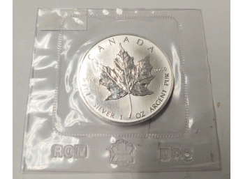 1990 $5 Canada .9999 ONE OUNCE Silver Maple Leaf Brilliant Uncirculated Royal Canadian Mint Sealed