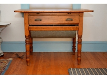 1820-1840 Possum Belly Pine Bakers Table
