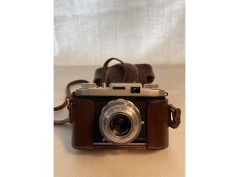 Vintage Kodak Pronto Camera W/case