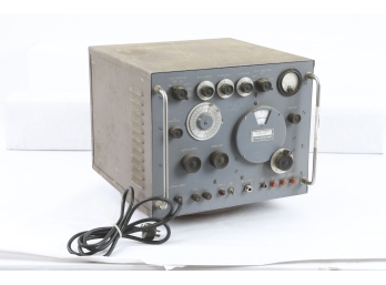 Hewlett Packard Model 620A SHF Signal Generator