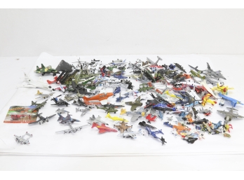 Big Group Of Small Die Cast Airplanes.