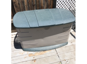Rubbermaid Chest With Yard Tools