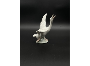 LIADRO SWAN MADE IN SPAIN 5.2 INCHES HIGH