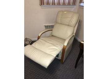 NWT Lazyboy Recliner With With Tags Retail $595