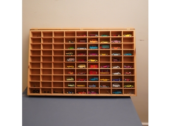 LARGE WOOD CASE WITH MATCHBOX  CARS 52 CARS