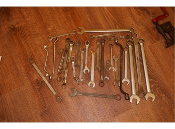 Various Sizes Wrenches Lot