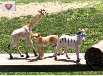 For The Kinder: African Beasts: Hyena Giraffe Zebra