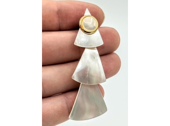 Creamy Natural Mother-Of-Pearl Articulated Stacked Triangles Dancing Pierced Earring Pale Blues Pale Pinks 2'