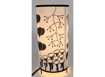 Very Mid Century Modern Illuminating Japanese Style Paper Table Lamp Excellent B&W Silhouetted Designs 5x10'