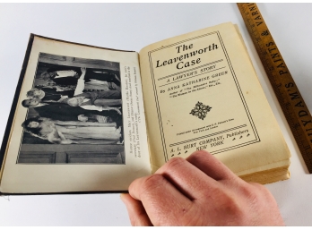 🌀 Antique Detective Story Book: The Leavenworth Case