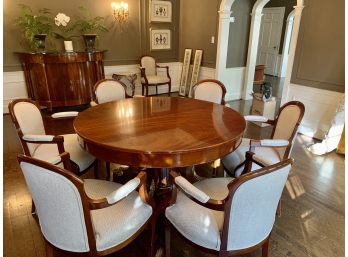 Stunning! Mahogany Dining Room Table  51' Round Diameter - Can Extend To 141' Long With 4 22.5' Leaves