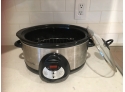 EQ - Crock Pot Slow Cooker In Stainless Steel And Black Ceramic Interior