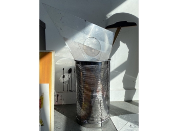 Chrome Studio Trash Can With 10 Drawing Tools