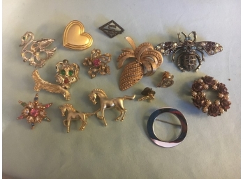 Group Lot Of Vintage Pins