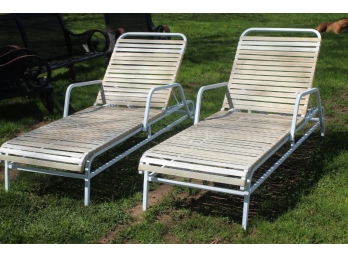 PAIR (2) OF LOUNGE CHAIRS