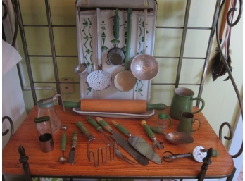 COLLECTION OF VINTAGE UTENSILS