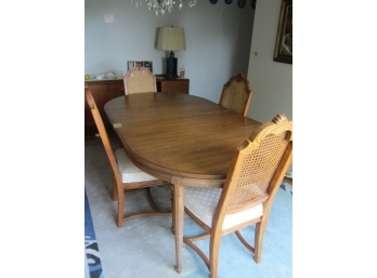 TABLE WITH 4 CHAIRS