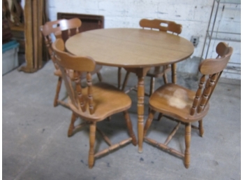 Round Kitchen Table W/ 4 Chairs