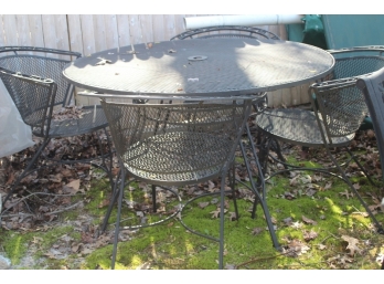 VINTAGE PATIO TABLE W/ 4 CHAIRS