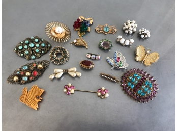 Vintage Costume Jewelry Pins & Brooches