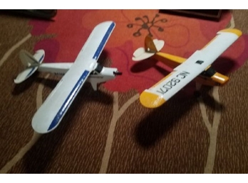 Large Model Airplanes - No Remotes