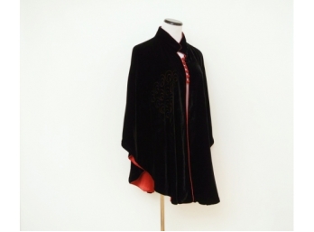 Velvet And Silk Cape By J J Collection - Size M
