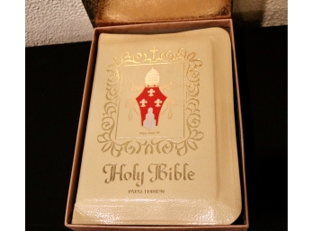 Holy Bible With Papal Crest - His Holiness Pope Paulus VI 1967 NEWLY ADDED
