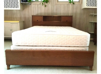 * UPDATED* Distinctive Furniture By Stanley Walnut Full Size Bed