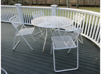 Vintage White Painted Metal Table With Four Chairs