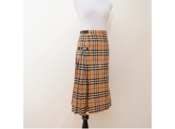 Authentic Burberry Novacheck Kilt / Skirt - Size 10