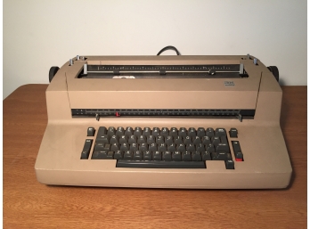 Vintage IBM Correcting Selectric  II Electric Typewriter