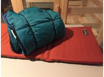 Wenzel Sleeping Bag With 2 Ground Pads