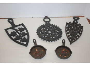 5 Vintage Cast Iron Trivets & Amish Cast Mini Decorative Pans