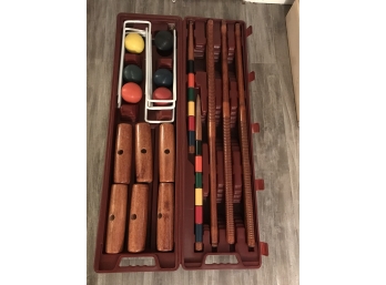 Proffessional Like  New Croquet Set In Rolling Carrying Case