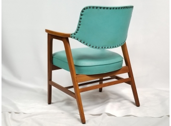 Mid-Century Modern Armchair Manufactured By W.H. Gunlocke Chair Co.