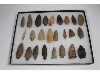 Large Lot Of Native American Arrow Heads