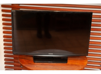 Samsung 28' Television With USB Port