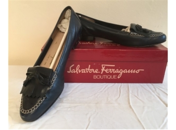 Vintage Navy Ferragamo Shoes - Size 8.5