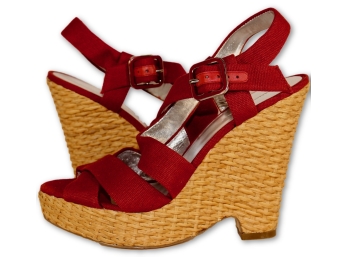 BANANA REPUBLIC Platform Red Sandal - Size 7 (Retail $198.00)