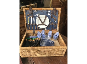 Large Picnic Basket With Williams Sonoma Plates
